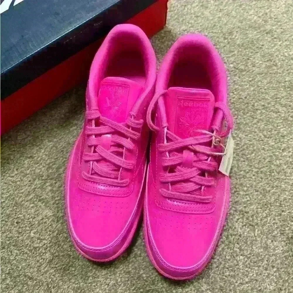 Rare NWT Reebok X Cardi B Club C Dynamic Pink Tennis shoes Sneakers size 5 - Picture 10 of 11